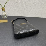 Balenciaga Fashion Versatile Underarm Dumpling Bun Size: 23x16x5 CM
