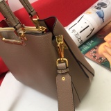 Prada New Fashion Elegant Handbag Crossbody Bag Size: 30x 22 x 14 CM