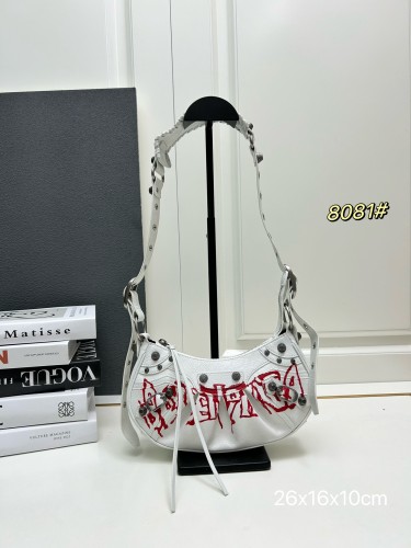 Balenciaga Fashion Graffiti Half Moon Underarm Dumpling Bun Size: 26 × 16 × 10 CM