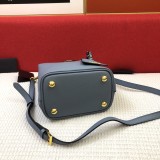 Prada New Classic Double Saffiano Cross Pattern Leather Handbag Size: 21 × 11 × 18 CM