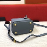 Prada New Classic Double Saffiano Cross Pattern Leather Handbag Size: 21 × 11 × 18 CM