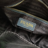Prada Classic Retro Leather Crescent Bag Size: 24 × 15 × 8 CM
