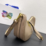 Prada Classic Retro Leather Crescent Bag Size: 24 × 15 × 8 CM