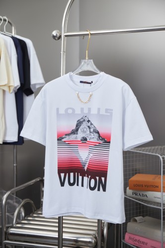 Louis Vuitton New Fashion Volcano Stripe Clover Printed Iron Chain Short Sleeve Casual T-shirt