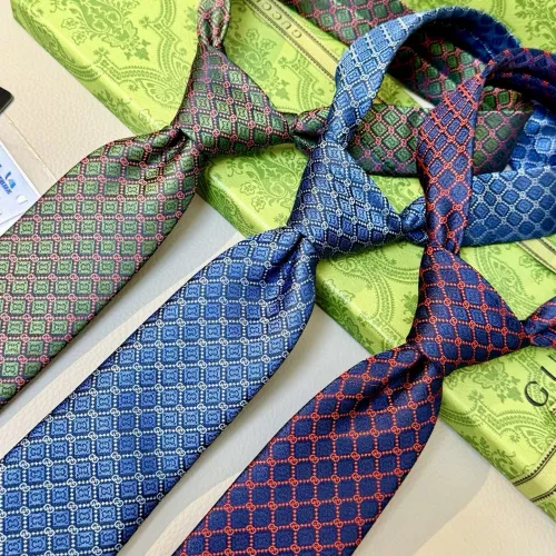 Gucci New Classic Men's GG Logo Silk Tie