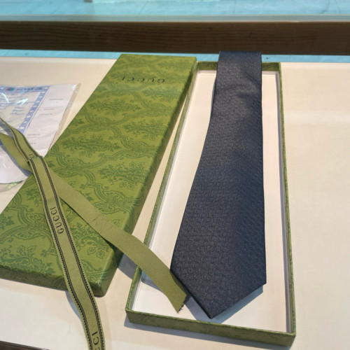 Gucci New Classic Men's GG Logo Silk Tie
