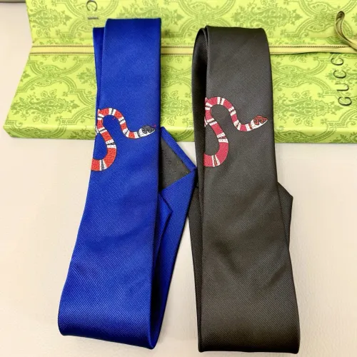 Gucci New Classic Men's Embroidered Snake Silk Tie