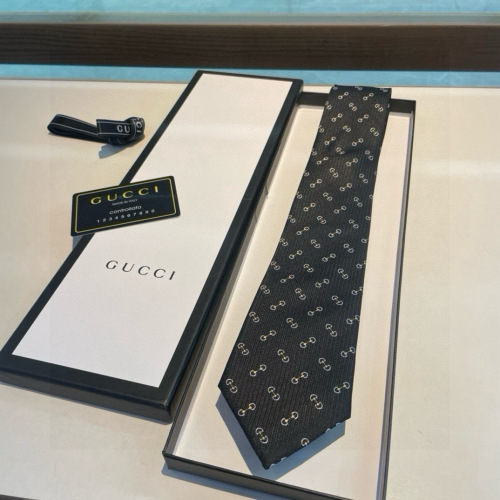 Gucci New Classic Men's GG Logo Jacquard Silk Tie
