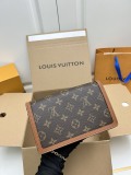 Louis Vuitton New Classic Logo Flip Bag Postman Bag Size: 21 × 12 × 5 CM