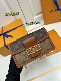 Louis Vuitton New Classic Logo Flip Bag Postman Bag Size: 21 × 12 × 5 CM