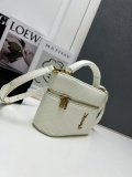 Yves Saint Laurent New Classic Sheepskin Double Zipper Handbag Size: 18 × 11 × 6.5 CM