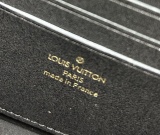 Louis Vuitton New Classic Logo Flip Bag Postman Bag Size: 21 × 12 × 5 CM