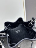 Prada Fashion Leather Bucket Bag Size: 20 × 25x14CM