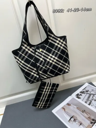 Burberry New Classic Grid Tote Bag Size: 41 × 14 × 26 CM