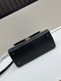 Yves Saint Laurent Fashion Gold Buckle Black Crocodile Pattern Handbag Crossbody Bag Size: 24 × 21x11CM