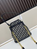 Dior Fashion Versatile Leather Bucket Bag Size: 24 × 10x24.5CM