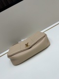 Yves Saint Laurent New Classic Chain Bag Underarm Bag Size: 25x18x6 CM