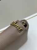 Yves Saint Laurent Classic Elephant Pattern Sheepskin Chain Bag Size: 28x19x9 CM