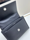 Yves Saint Laurent Classic Leather Chain Bag Size: 22x14x5 CM