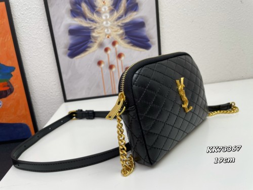 Yves Saint Laurent New Leather Chain Bag Shell Bag Size: 19x3x3.5 CM