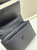 Yves Saint Laurent Classic Leather Chain Bag Size: 22x14x5 CM