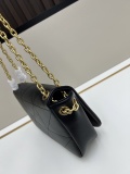 Yves Saint Laurent New Classic Chain Bag Underarm Bag Size: 25x18x6 CM