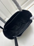 Prada Classic Leather Handbag Size: 25 × 18.5 × 12.5 CM