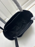 Prada Classic Leather Handbag Size: 25 × 18.5 × 12.5 CM