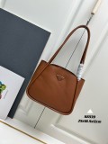 Prada Classic Leather Handbag Size: 25 × 18.5 × 12.5 CM