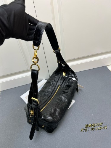Dior Fashion Retro Dumpling Bag Crossbody Bag Size: 33 x16 × 15 CM