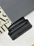 Yves Saint Laurent Classic Logo Chain Bag Flip Bag Size: 22 × 16 × 12 CM
