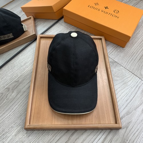 Louis Vuitton New Classic Versatile Checkered Duck Tongue Hat