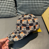 Burberry New Couple Battle Horse Grid Baseball Hat Duck Tongue Hat