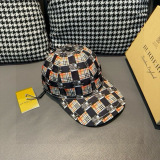 Burberry New Couple Battle Horse Grid Baseball Hat Duck Tongue Hat