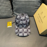 Burberry New Couple Battle Horse Grid Baseball Hat Duck Tongue Hat