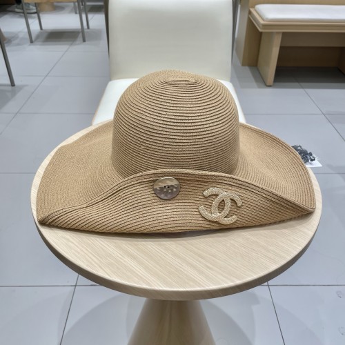 Chanel New Large Brimmed Straw Hat Foldable Sunscreen Hat