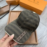 Louis Vuitton New Classic Versatile Duck Tongue Hat