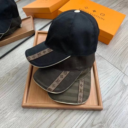 Louis Vuitton New Classic Versatile Duck Tongue Hat