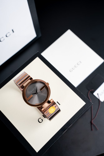 Gucci New Simple Double G Round Quartz Watch