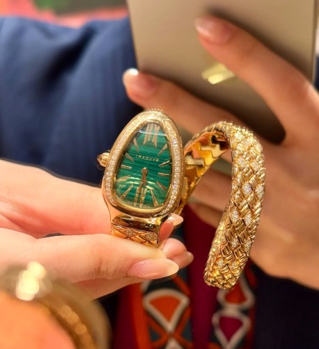 Bvlgari New Fashion Diamond Set Serpentine Quartz Watch