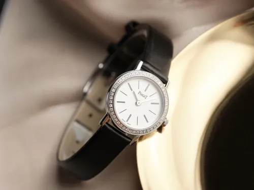 PIAGET ALTIPLANO Series Women's Mini Diamond Set Quartz Watch