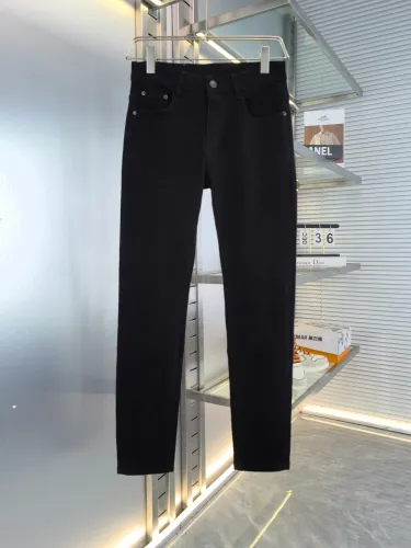 Louis Vuitton New Spring/Summer Classic Hardware Logo Slimming Small Leg Jeans