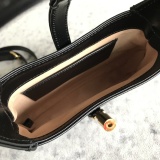 Gucci Golden Lock Half Moon Underarm Bag Diagonal Shoulder Bag Size: 19x13x3CM