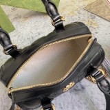 Gucci Classic Embroidered Logo Chain Crossbody Bag Handbag Size: 19x13x11 CM