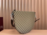 Gucci Classic Logo Crossbody Bag Shoulder Bag Size: 40x31x3 CM