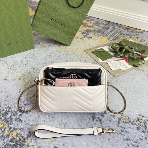 Gucci Classic Logo Multi Functional 3-in-1 Chain Crossbody Bag Size: 22.5x15.5x4CM