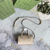 Gucci Classic Embossed GG Shoulder Cross Bag Handbag Size: 16x11x9CM
