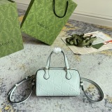 Gucci Classic Embossed GG Shoulder Cross Bag Handbag Size: 16x11x9CM