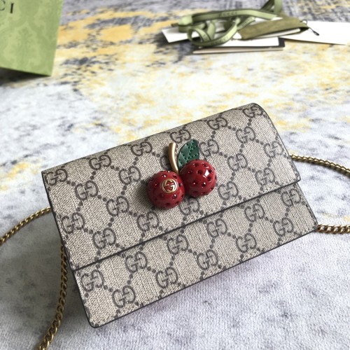 Gucci Classic Logo 3D Cherry Chain Canvas Bag Crossbody Bag Size: 16.5x10x4.5CM