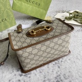 Gucci Retro Horseneck Buckle Shoulder Bag Diagonal Cross Handbag Size: 23x16x12CM